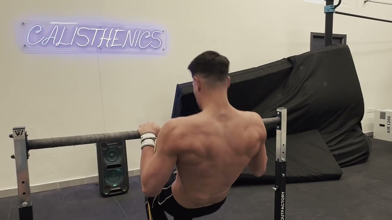 WEAK DAY | Training Session at BOSGYM | 16 Days Until Comp