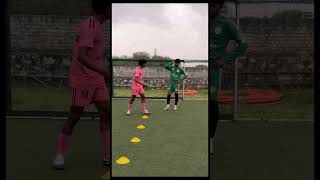 Koi toh galat hai yaha, kon galat hai samajh nahi aara..🥲 #indianfootball #football