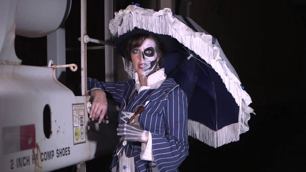 QUEEN of HAUNTS, Venomous Vignettes 1