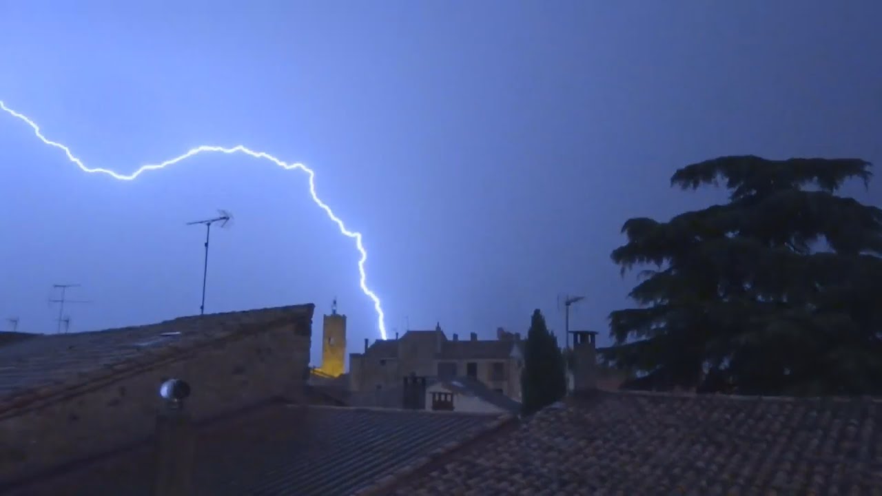 thunderstorm lightning France orage violent summer Bassan 8 July 2014