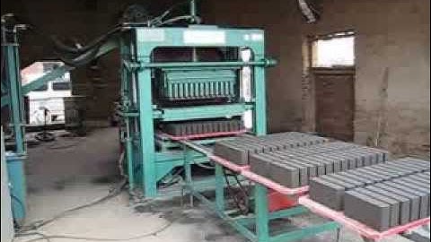 QT4-20 semi-automatic hydraulic medium concrete blocks making machine