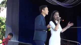 Video thumbnail of "Hoài Lâm lưu diễn Mỹ hát với Thu Phương Biển Tình"