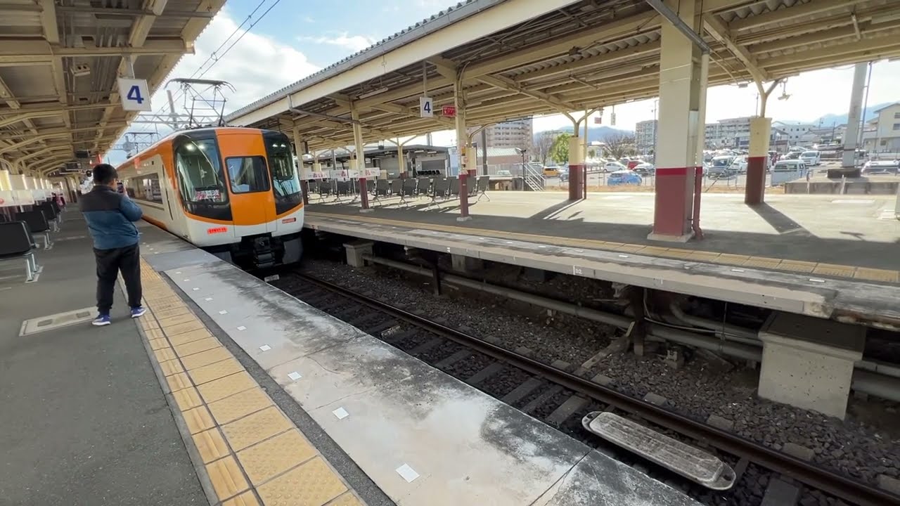 近鉄22000系AS08編成+30000系V10編成 7304列車大阪難波行き特急 伊勢中川(D61、M61)発車