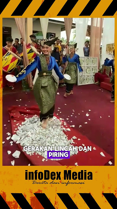 inilah tari piring yang di adakan di pernikahan adat minang