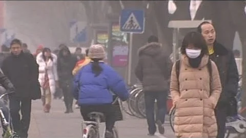Hazardous Air Quality Forces Beijing Residents Indoors - DayDayNews