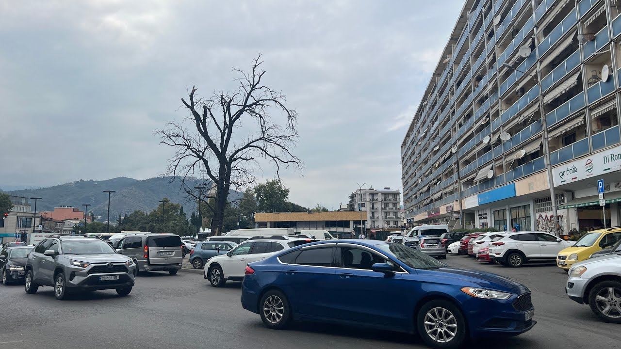 Тбилиси. С Авлабара в Диди Дигоми по набережной. Потерялся в окрестностях автобазы.