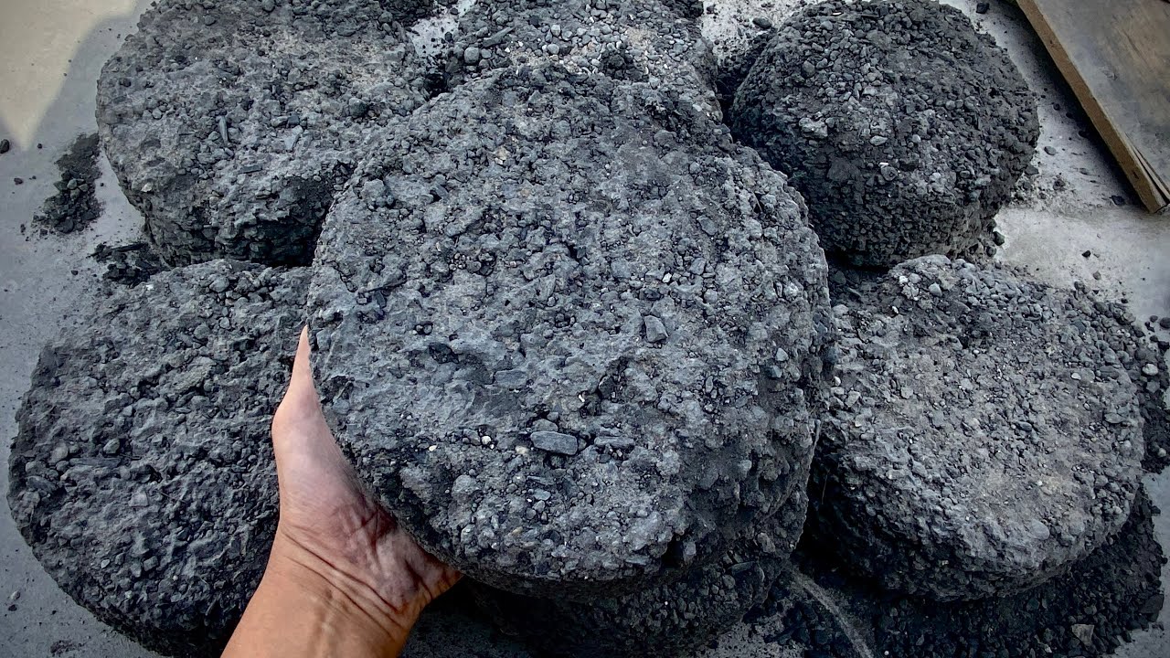 ASMR| Extremely Dusty Gritty Charcoal Dry Floor Crumbles🤤Earthy Stony Dust Play\Pouring💨#satisfying 