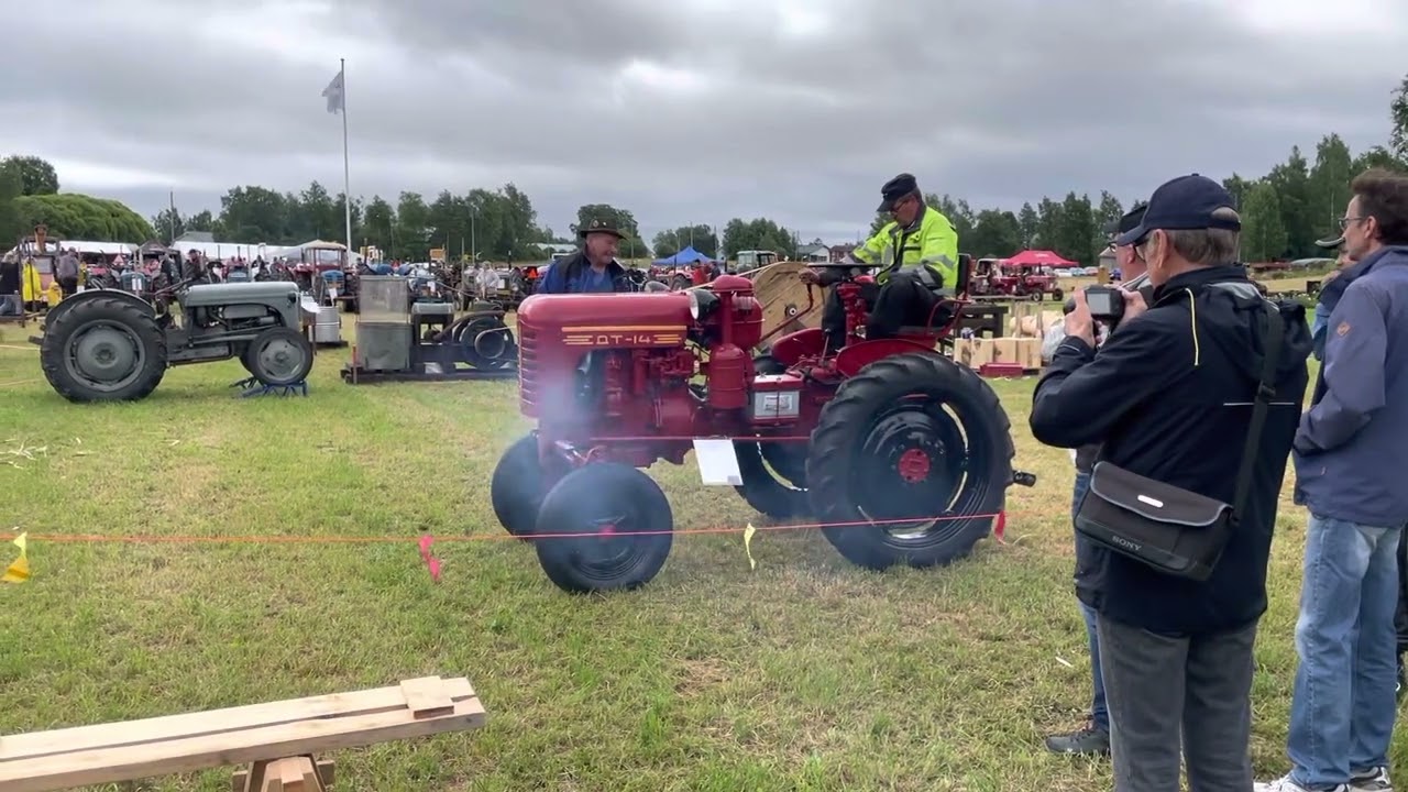Maalahti 16.7.2022. Malax 16.7.2022. Malax Veterantraktorer utställning. / 3.
