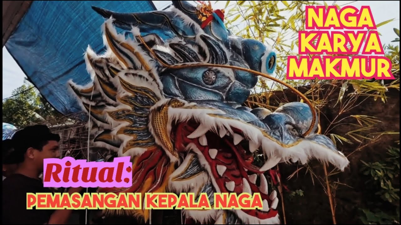 Ritual Pemasangan Kepala Naga 