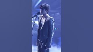 Fancam of Bai Jing Ting performing 登月 at Douyin Wonderful Night