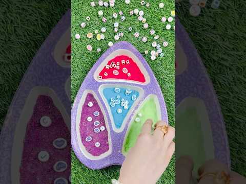 كرة ذات صلةباللون الشاعع    