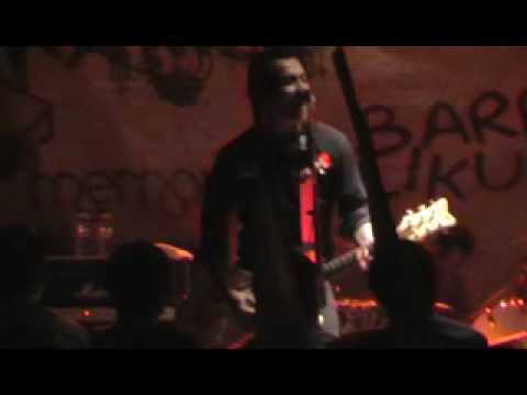 Superman Is Dead - Bukan Pahlawan (LIVE)