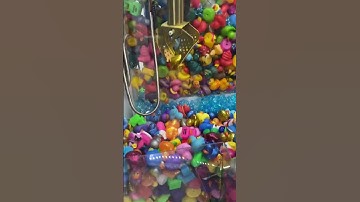 GOLD Glitter Duck claw macine win! #shorts #clawmachine #arcade #daveandbusters #toys #ducks #gold