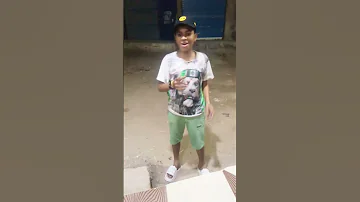 لسه بحبك لسه بغلط وانت اسمك لسه عايش على صوت نفسك 