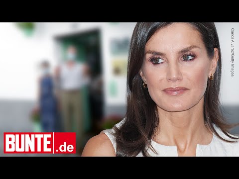 Video: Königin Letizia Im Grauen Jackenoutfit