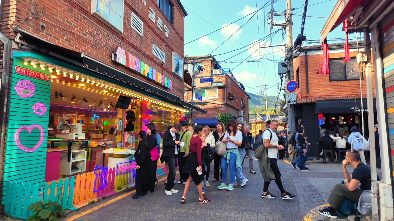 Прогулка выходного дня по Ангуку, Самчхондону и Пукчону | Обзорная экскурсия по Сеулу | 4K HDR