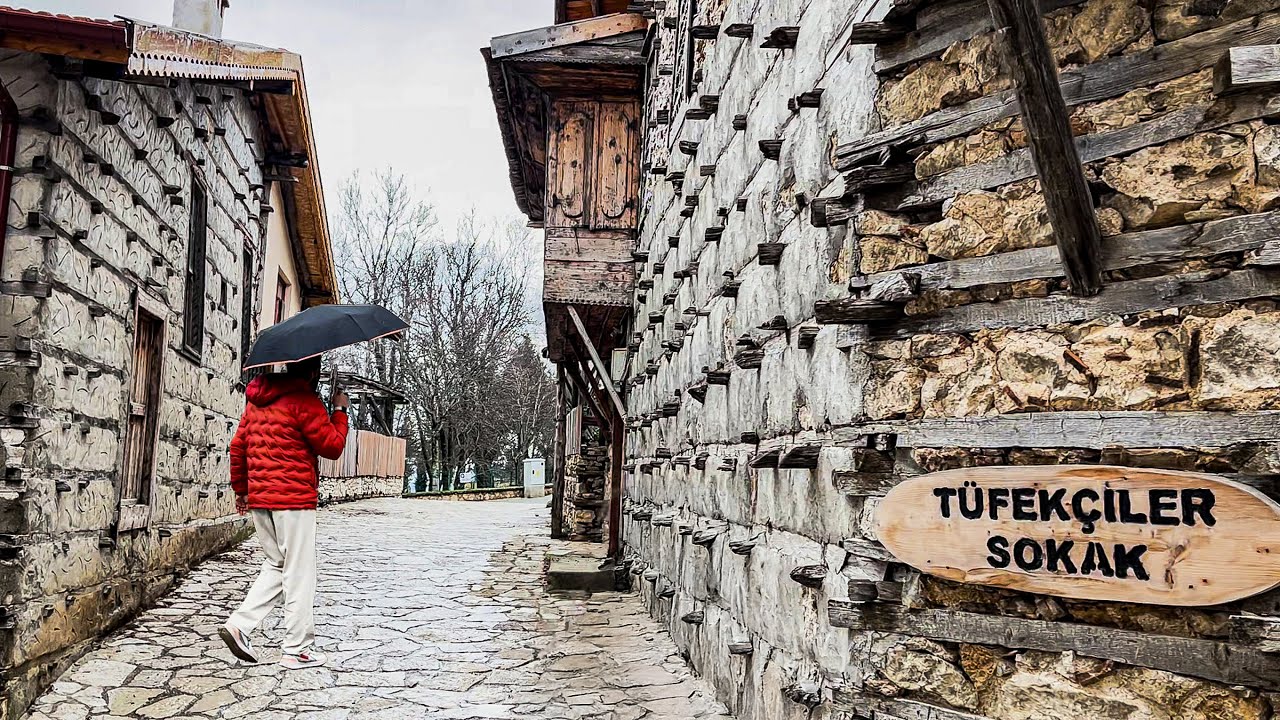 Dünyanın En iyi Turizm Köyü Ormana'da Karavanla Bir Gece Geçirdik Düğmeli Evleri Gördük  Vlog #6