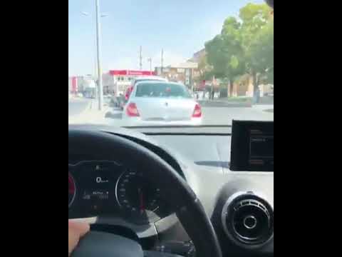 Trafikte sıkılan iki sürücünün korna atışması