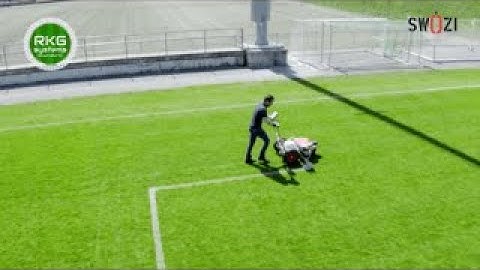 Line-marking a football / soccer field using the SWOZI Cart Pro Push - Tutorial