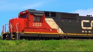 Ex CNW Dash 8 + CSX SD70 ACe on CSX Train