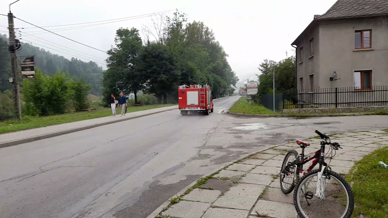 OSP Rycerka Dolna + Rajcza Alarmowo 707[S]71,72 i 709[S]54 do zdarzenia.