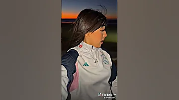تشوفي لي ضربتك بيها تحلي فمك فيها 
