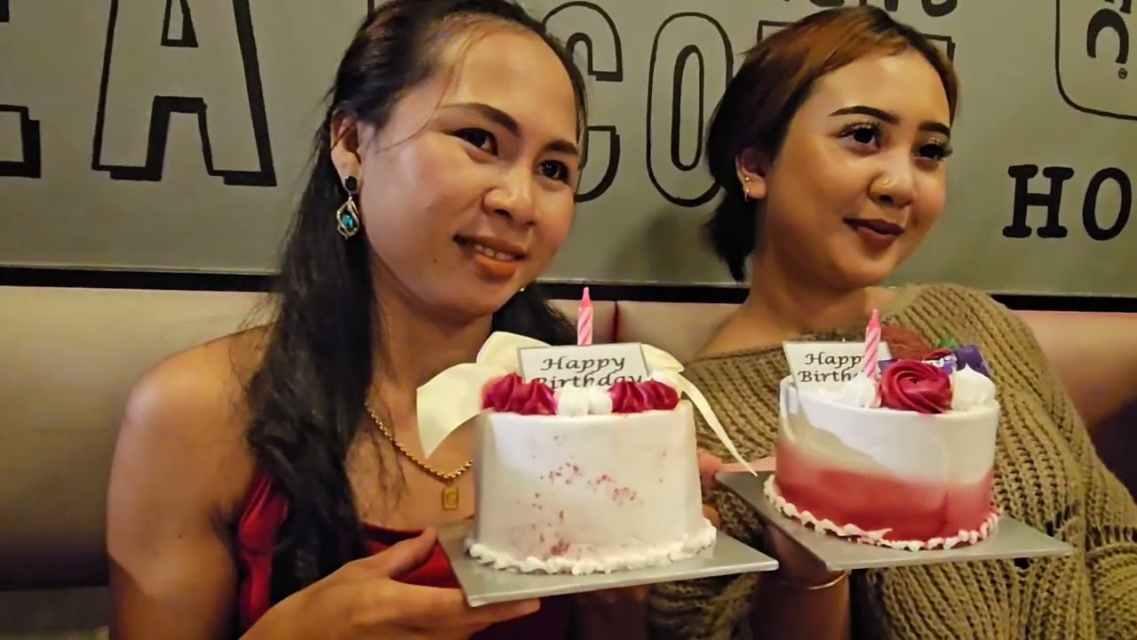 Hari Jadi Bela & Carol Passin Di KFC 