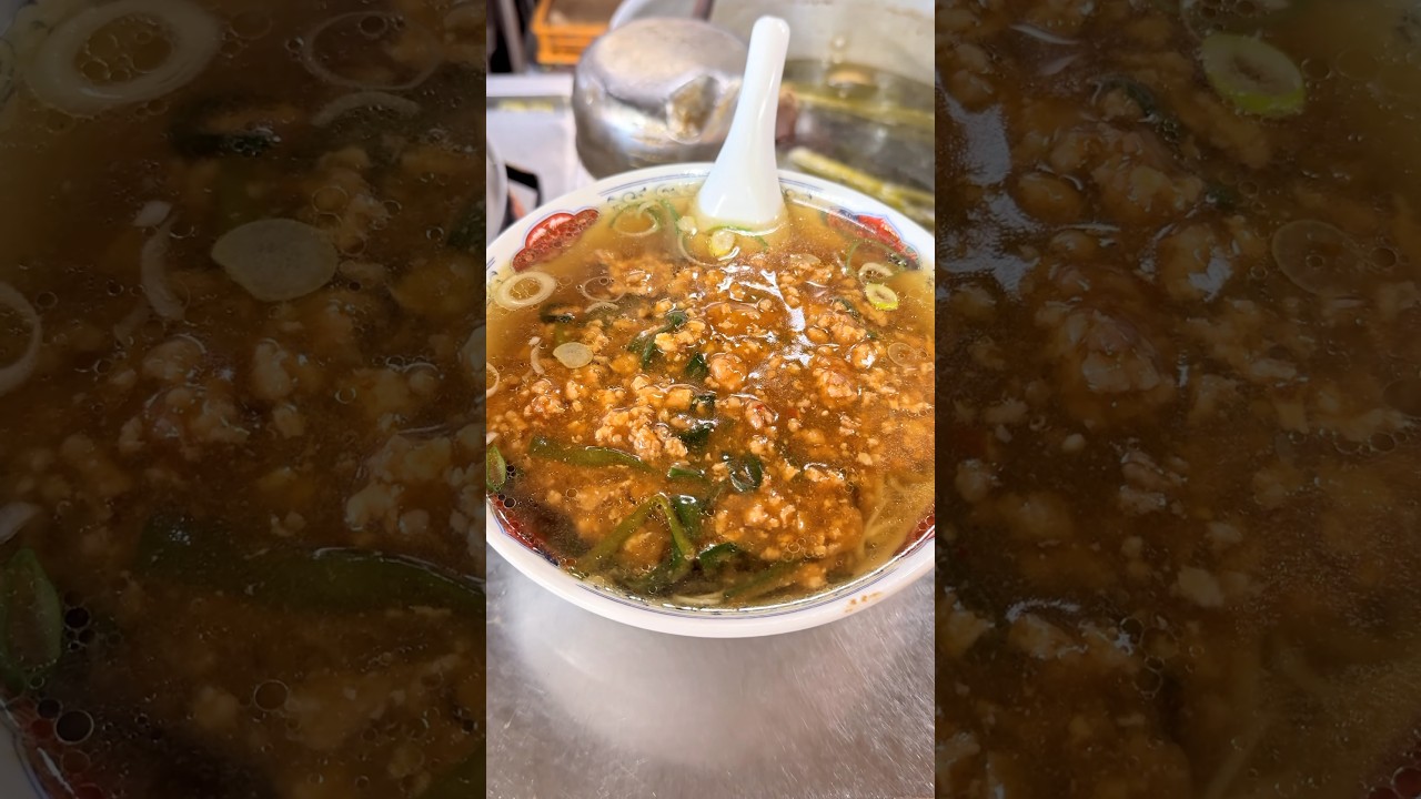 ピリ辛餡をのせた埼玉のご当地ラーメン！名物スタミナラーメン【娘娘 上尾愛宕店】