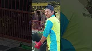 bertugas sebagai pegawai kebersihan Malaysia