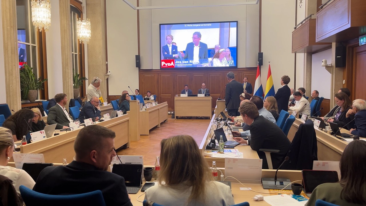 Raadsleden stellen elkaar de vragen: van boodschappenmuntje tot azc