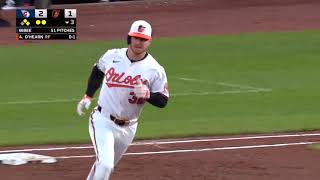 Ryan O'Hearn's 3rd homer of 2025 is a 3-run shot