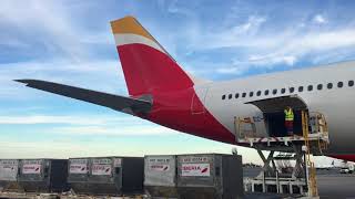 Airbus 330-300 Iberia. Approach , landing &amp; take off Boston KBOS.(cockpit view)1080HD