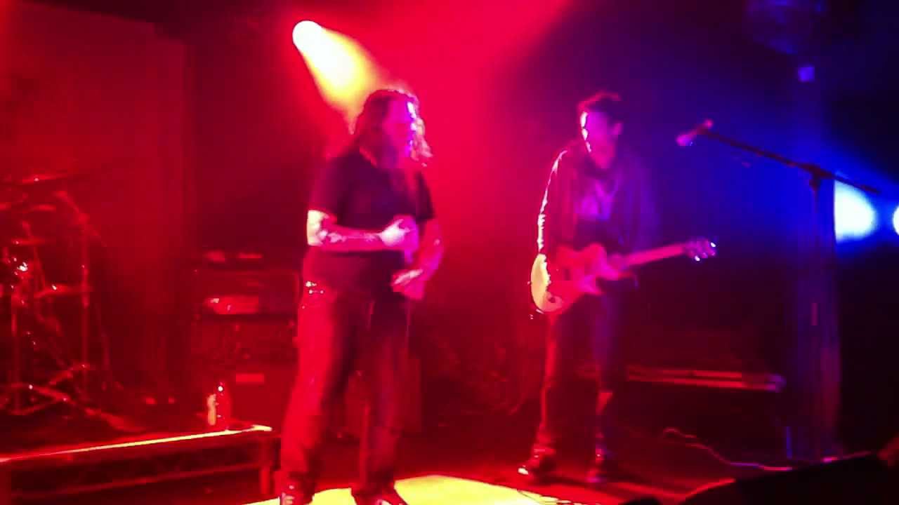 Assista a Seething Akira - Alone (live) no YouTube Assista a Seething Akira - Alone (live) no YouTube