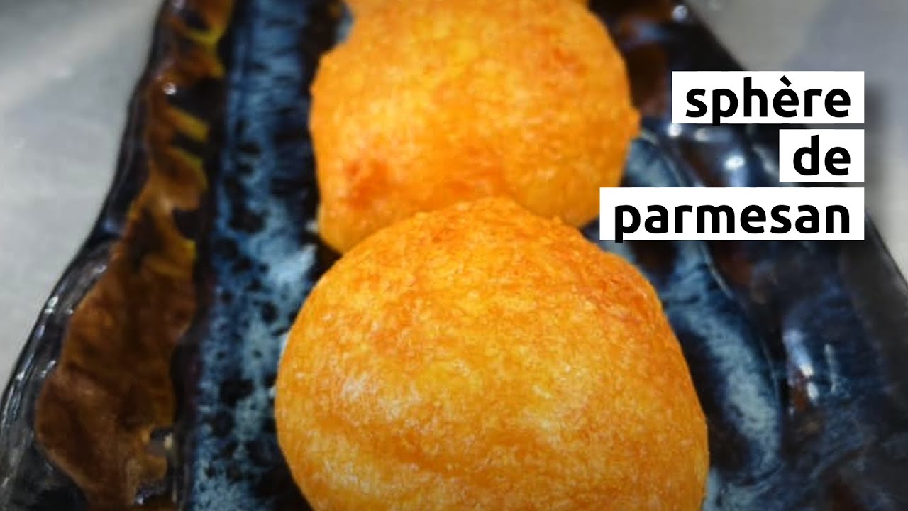 Amuse bouche : sphère de parmesan