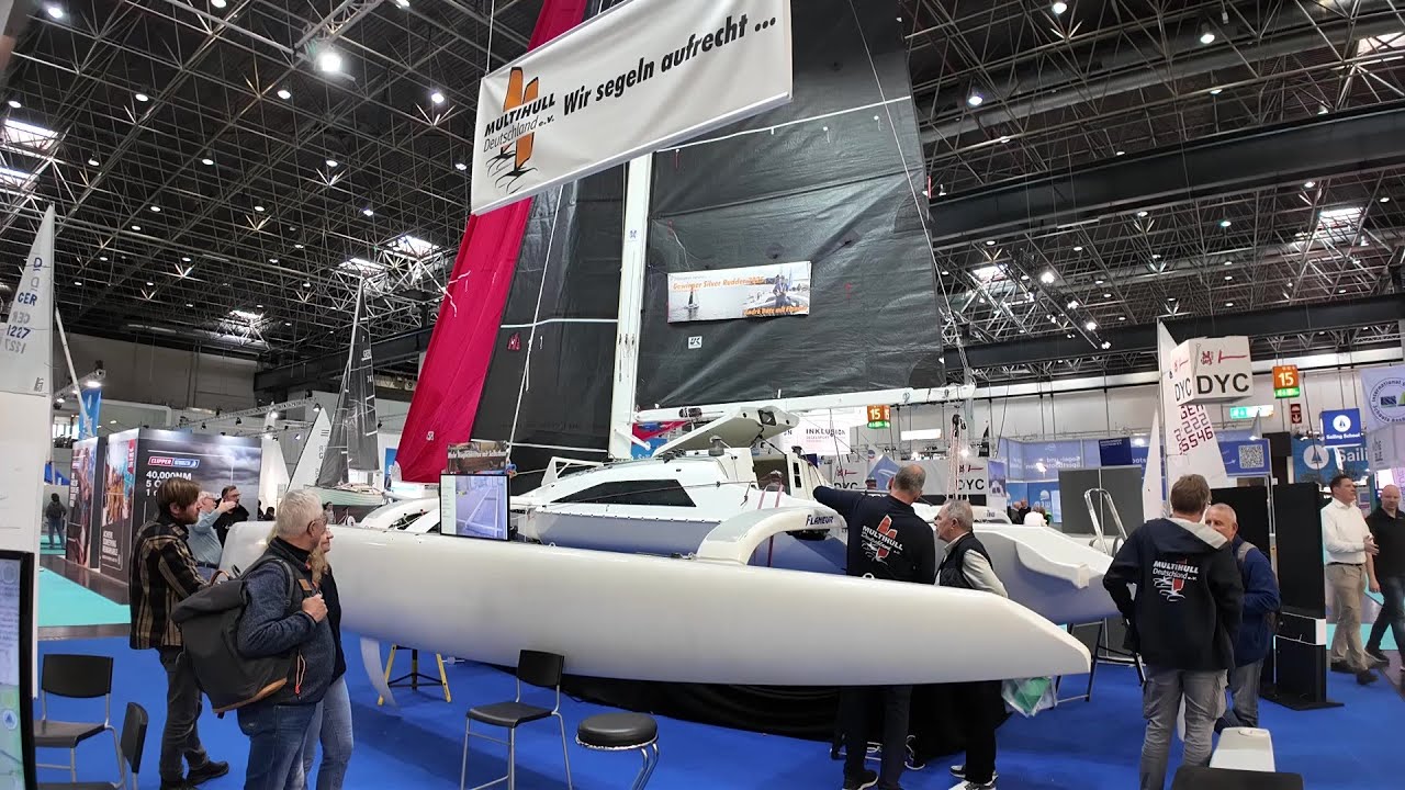 ⁣Small 8m trimaran 2026 by Flaneur