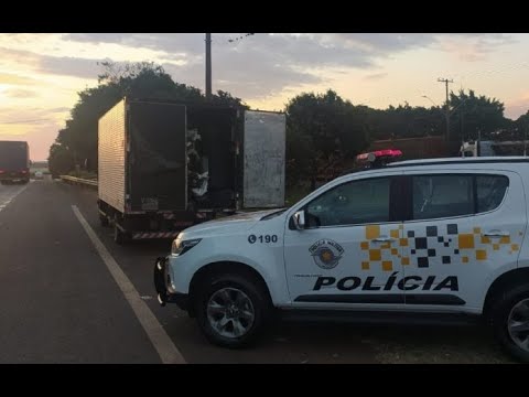 Caminhão com peças de carros roubados é interceptado pela Polícia Rodoviária