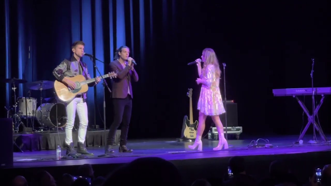 DUST IN THE WIND - Girl Named Tom | Bijou Theatre Knoxville, TN