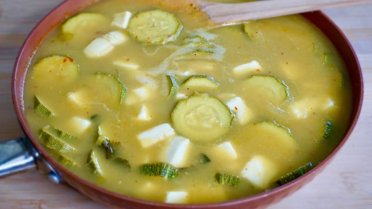 RECETA MUY ECONÓMICA, SÚPER SABROSA Y SALUDABLE! Calabacitas en salsa verde con queso fresco.