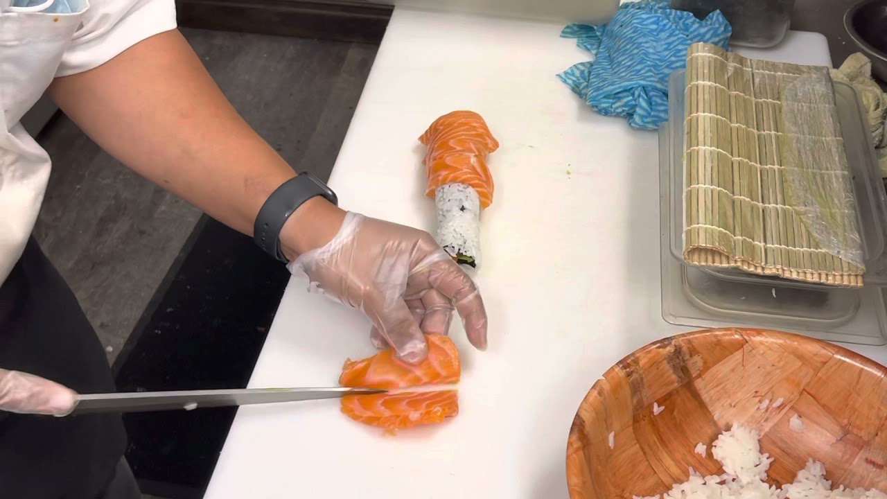 How to make torch salmon sushi roll