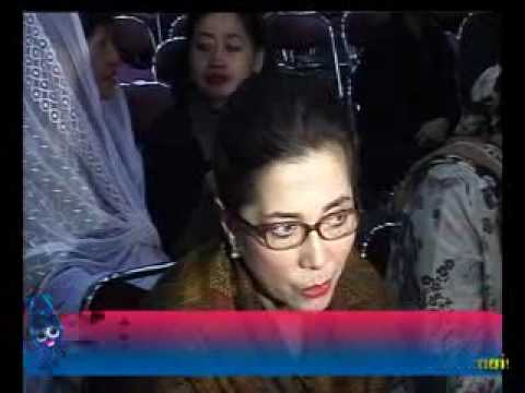 Jenazah Andi Meriem Mattalatta Disemayamkan di Bandara