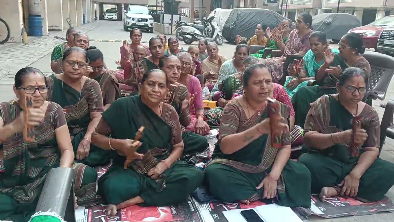 આ કિર્તન એટલા ઉચા અવાજે ગાયુ તમને પણ સાભળી ને મજા આવશે સાખી સાથે 👌 પારુલ બેન ગોંડલીયા 