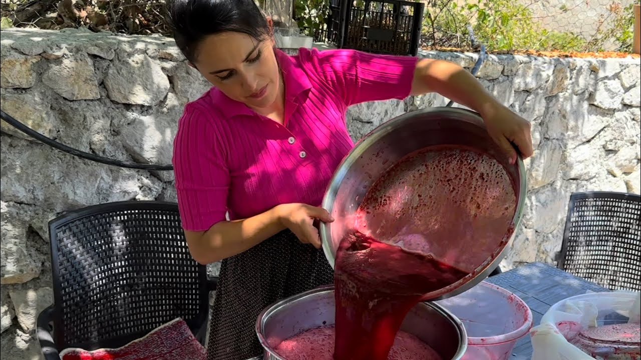 Приготовление домашнего вишневого сока и варенья / Заготовка на зиму