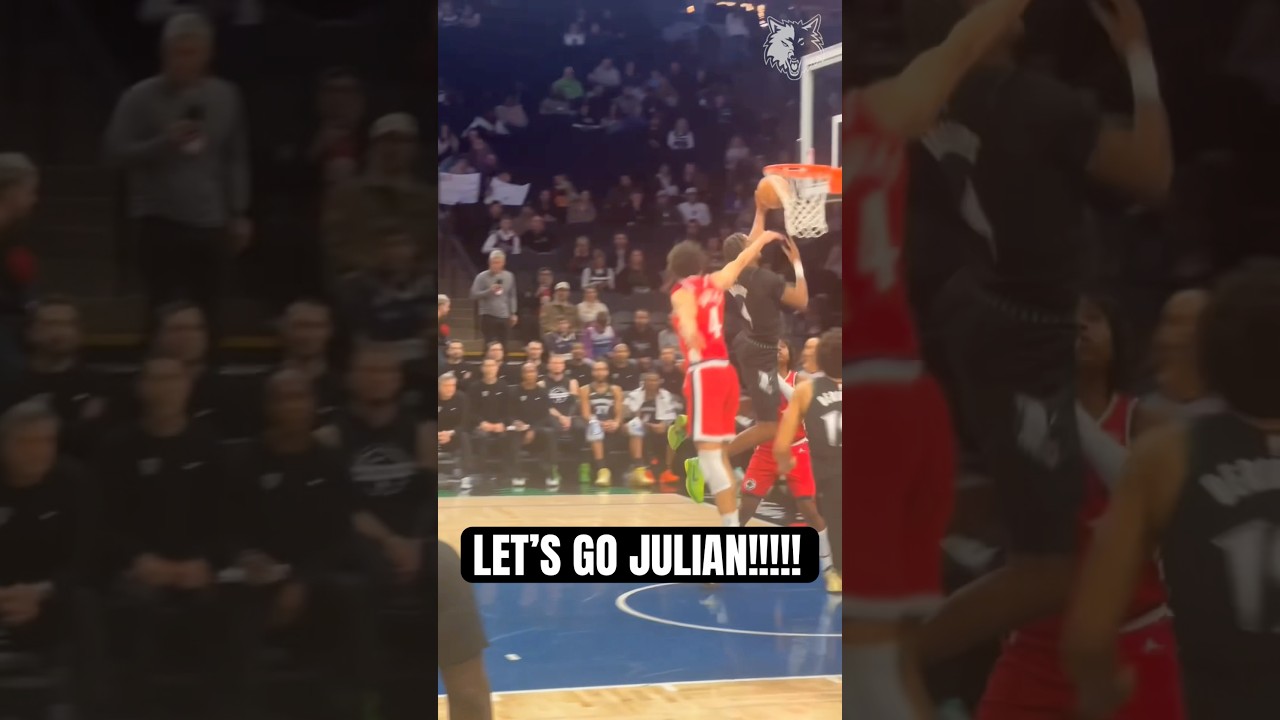 his first bucket in a Wolves uniform🤩