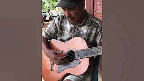Daniel tineo cantando