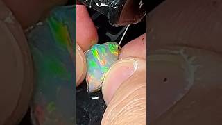 Deceiving Red Opal Pattern Changes