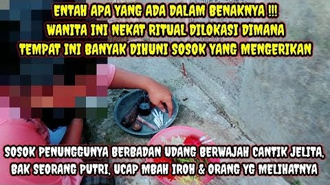 SEORANG WANITA MUDA NEKAT DATANGI IBU MUNIROH DIRUMAH TENGAH KUBURAN MINTA NOMER DIDEPAN KUBURAN TUA