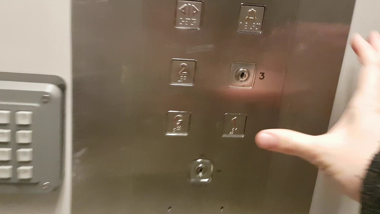 1996 Pickerings Lift @ Beales in Southport