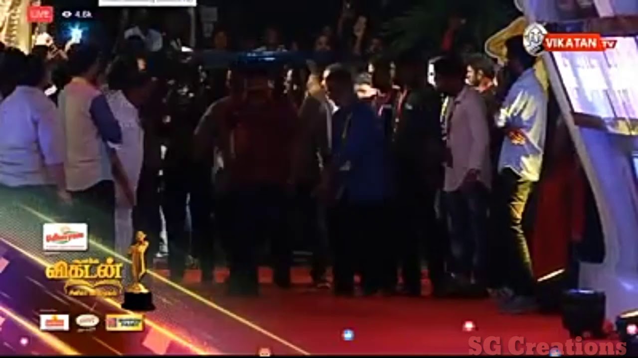 Vikadan Awards Thalapathy Vijay Entry