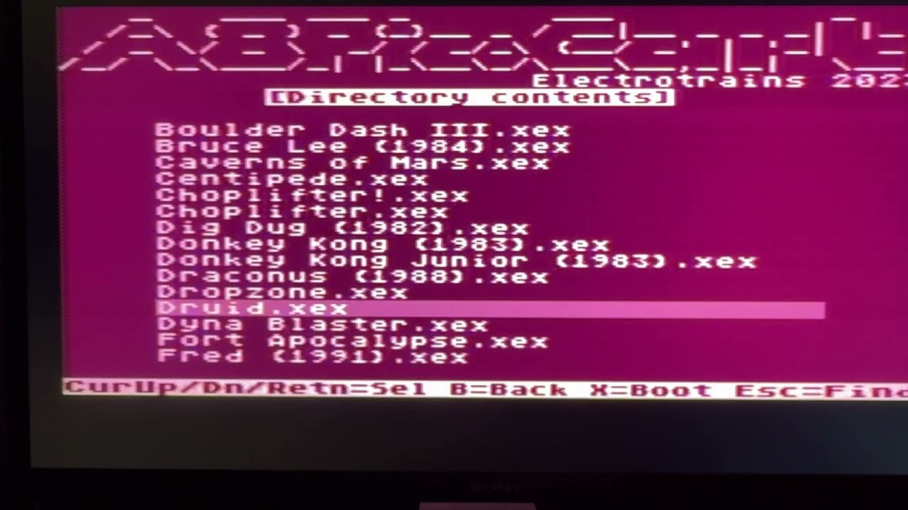 Jungle Hunt vs Pengo na Atari 800XL - Który jest lepszy?