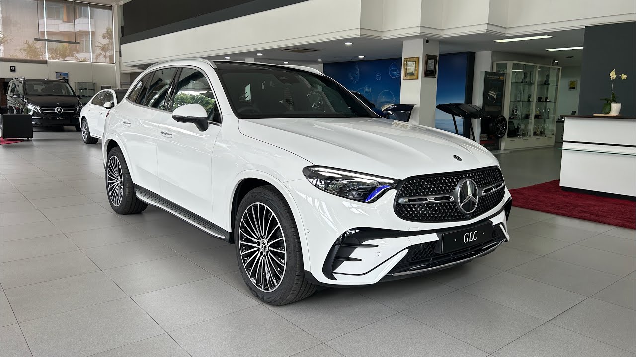 Pearl White Mercedes Benznull